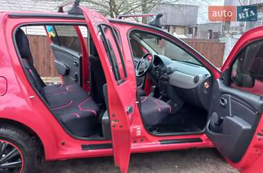 Хетчбек Dacia Sandero 2010 в Биківці