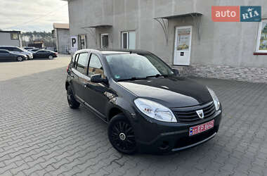 Хэтчбек Dacia Sandero 2009 в Луцке