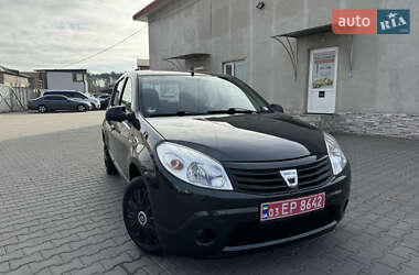 Хэтчбек Dacia Sandero 2009 в Луцке