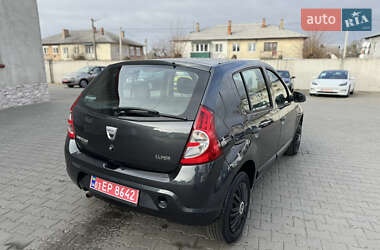 Хэтчбек Dacia Sandero 2009 в Луцке