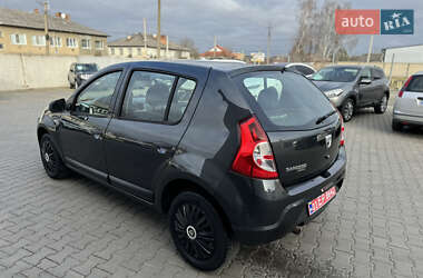 Хэтчбек Dacia Sandero 2009 в Луцке