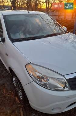 Хэтчбек Dacia Sandero 2009 в Крыжополе