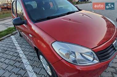 Хэтчбек Dacia Sandero 2012 в Винниках