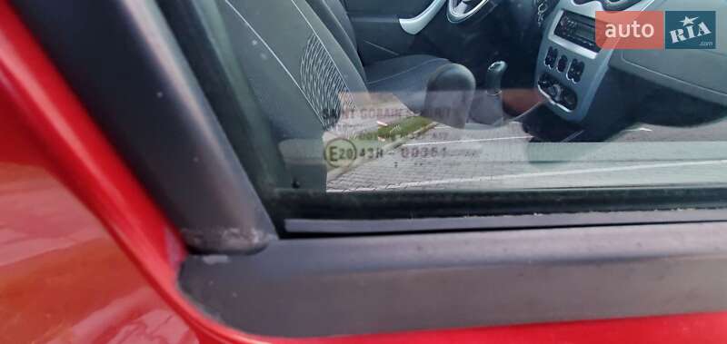 Хэтчбек Dacia Sandero 2012 в Винниках
