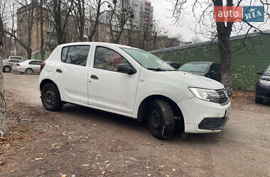 Хетчбек Dacia Sandero 2017 в Києві