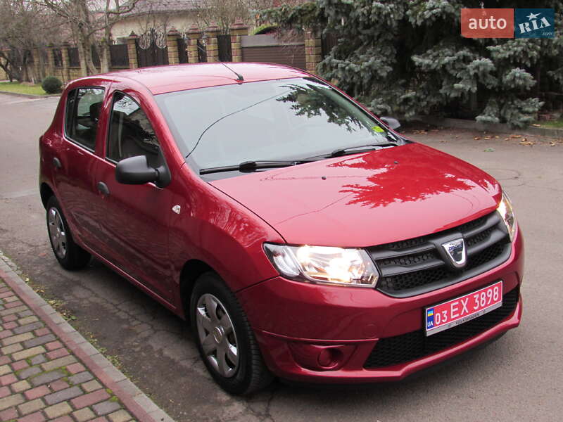 Хэтчбек Dacia Sandero 2013 в Ровно