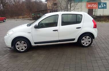 Хэтчбек Dacia Sandero 2009 в Бродах