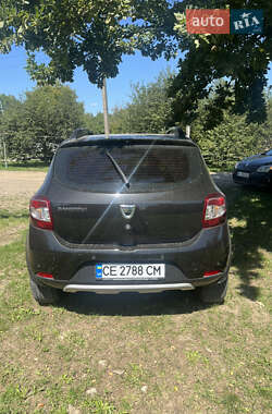 Хетчбек Dacia Sandero 2014 в Чернівцях