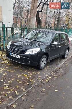 Хэтчбек Dacia Sandero 2011 в Чугуеве