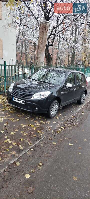 Хэтчбек Dacia Sandero 2011 в Чугуеве