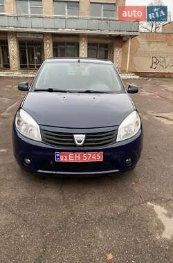 Хетчбек Dacia Sandero 2010 в Ніжині