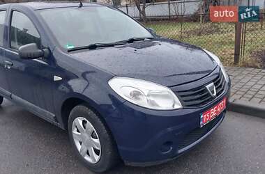 Хетчбек Dacia Sandero 2012 в Великій Багачці