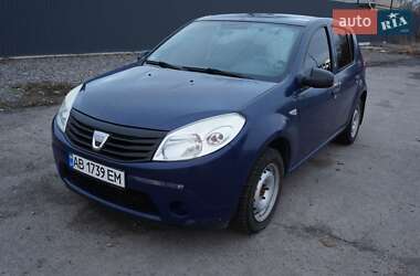 Хэтчбек Dacia Sandero 2009 в Виннице