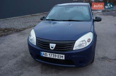 Хэтчбек Dacia Sandero 2009 в Виннице