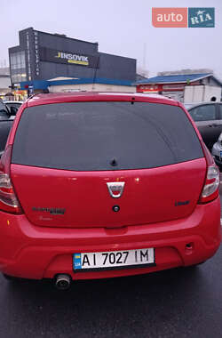 Хетчбек Dacia Sandero 2009 в Києві