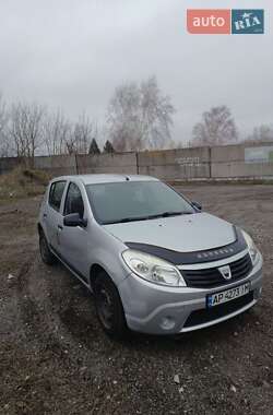 Хетчбек Dacia Sandero 2010 в Запоріжжі