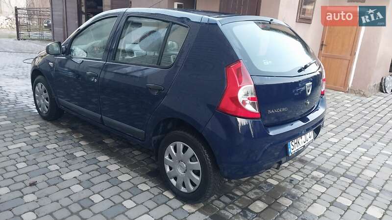 Хэтчбек Dacia Sandero 2011 в Ходорове