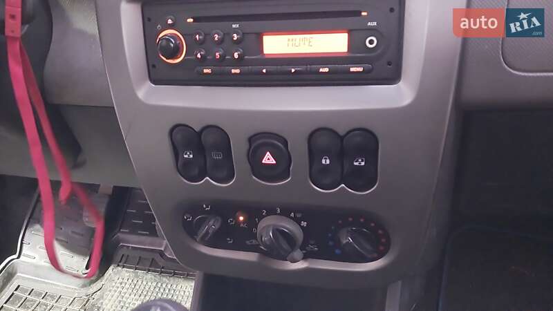 Хэтчбек Dacia Sandero 2011 в Ходорове