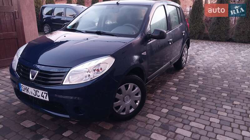 Хэтчбек Dacia Sandero 2011 в Ходорове