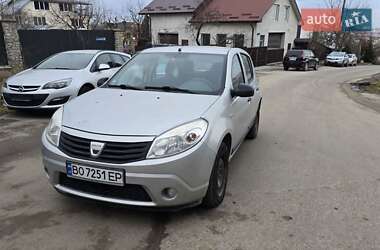 Хетчбек Dacia Sandero 2008 в Тернополі