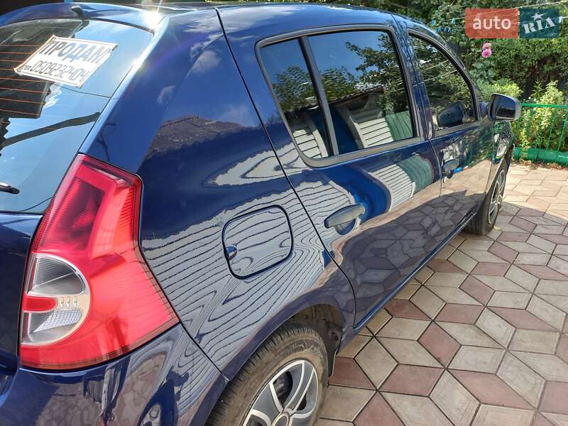 Хетчбек Dacia Sandero 2012 в Павлограді