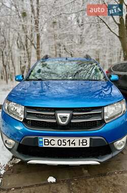 Хэтчбек Dacia Sandero 2012 в Львове