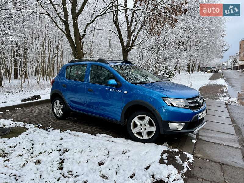 Хэтчбек Dacia Sandero 2012 в Львове