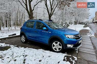 Хэтчбек Dacia Sandero 2012 в Львове