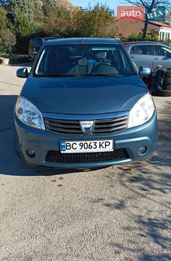 Хэтчбек Dacia Sandero 2011 в Львове