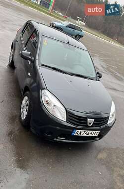 Хэтчбек Dacia Sandero 2010 в Харькове