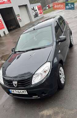 Хэтчбек Dacia Sandero 2010 в Харькове