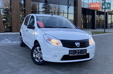 Хетчбек Dacia Sandero 2010 в Луцьку