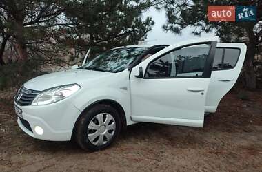 Хэтчбек Dacia Sandero 2012 в Днепре