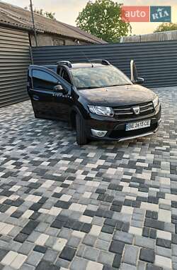 Внедорожник / Кроссовер Dacia Sandero 2013 в Николаеве