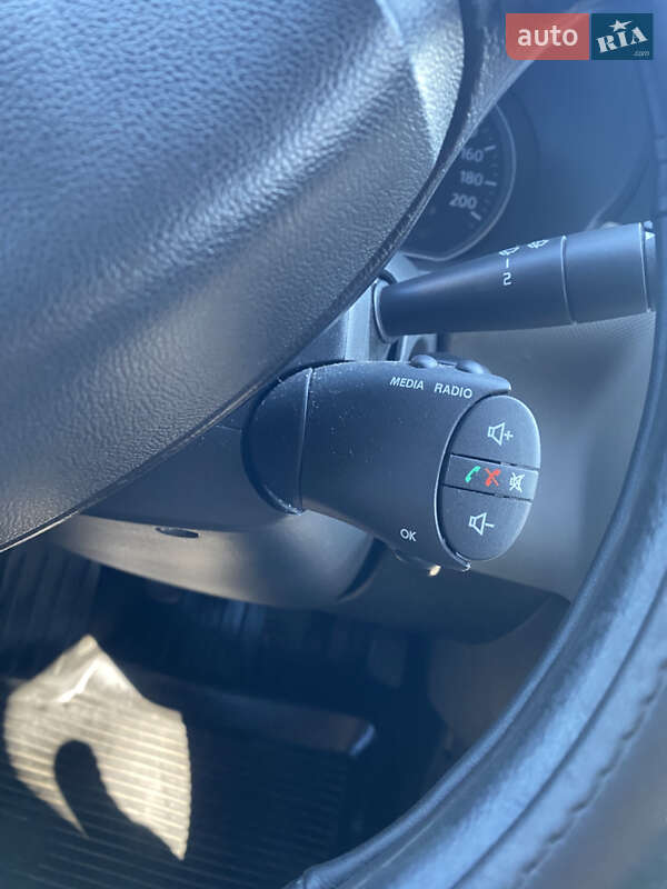 Хэтчбек Dacia Sandero 2012 в Львове