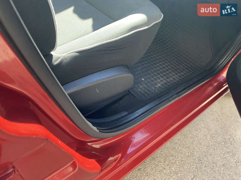 Хэтчбек Dacia Sandero 2012 в Львове