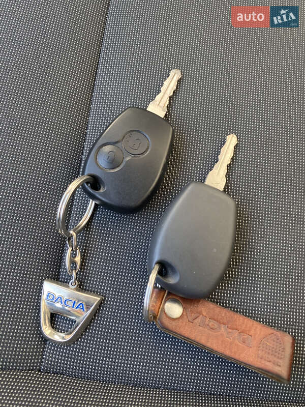 Хэтчбек Dacia Sandero 2012 в Львове
