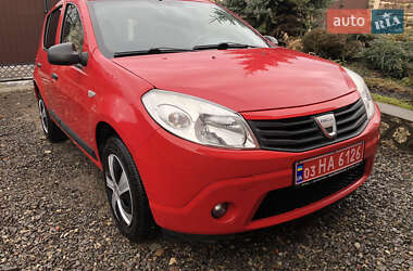 Хетчбек Dacia Sandero 2009 в Тернополі