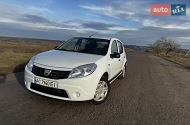 Хэтчбек Dacia Sandero 2011 в Захарьевке