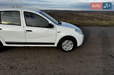 Хэтчбек Dacia Sandero 2011 в Захарьевке