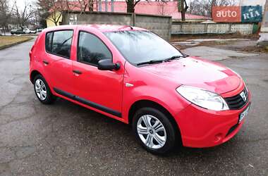 Хэтчбек Dacia Sandero 2009 в Ромнах