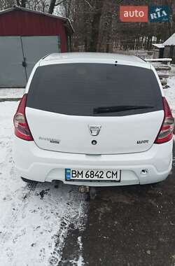 Хэтчбек Dacia Sandero 2008 в Липовой Долине