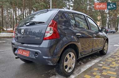 Хэтчбек Dacia Sandero 2009 в Чернигове