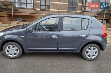 Хэтчбек Dacia Sandero 2009 в Чернигове