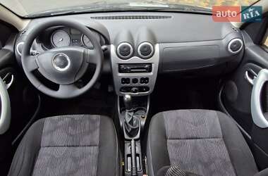 Хэтчбек Dacia Sandero 2009 в Чернигове