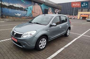 Хетчбек Dacia Sandero 2009 в Луцьку