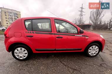 Хэтчбек Dacia Sandero 2009 в Николаеве