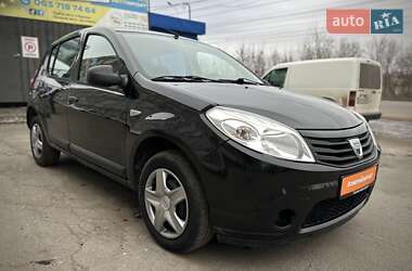 Хетчбек Dacia Sandero 2010 в Сумах