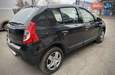 Хетчбек Dacia Sandero 2010 в Сумах