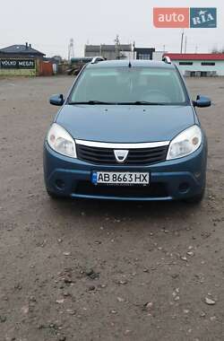 Хэтчбек Dacia Sandero 2008 в Ровно